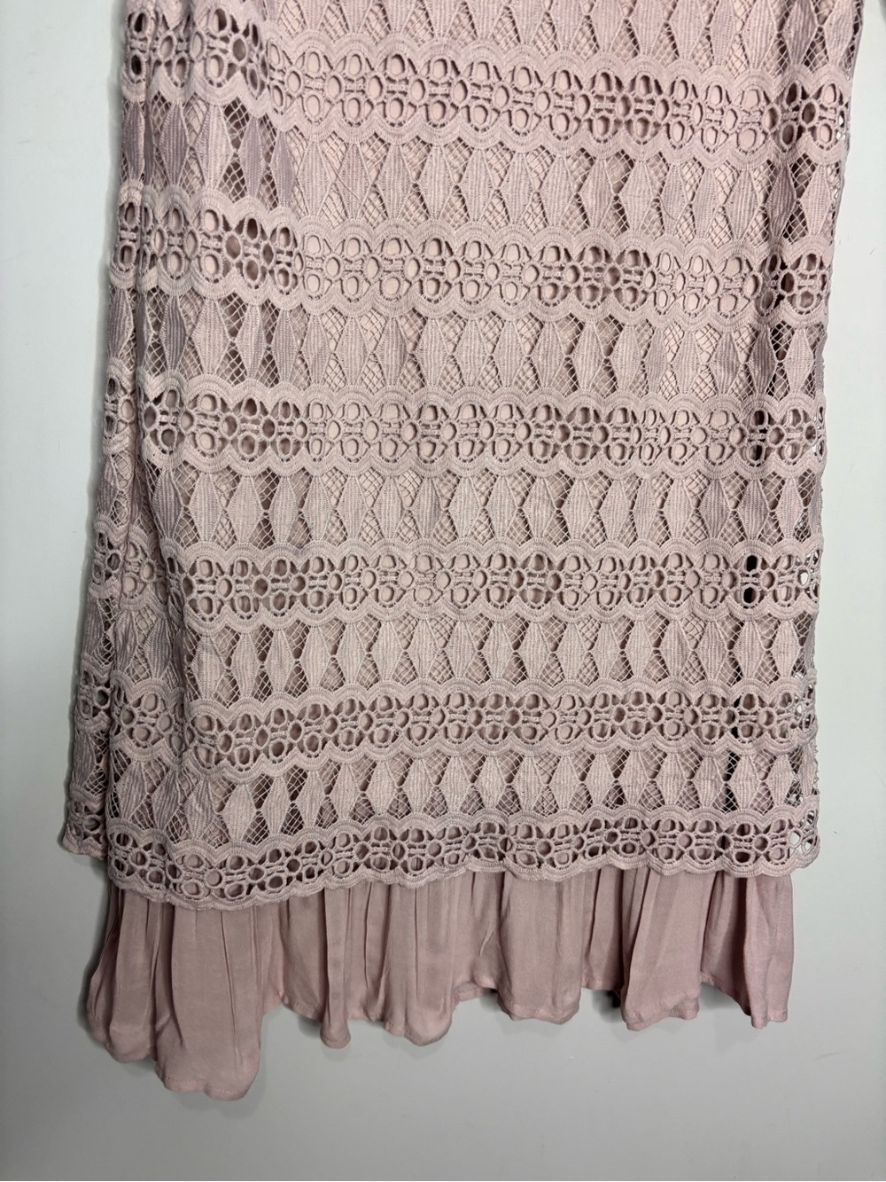 Orange Creek Mauve Lace Short Sleeve Layered Shift Midi Dress, size L - Picture 5 of 15
